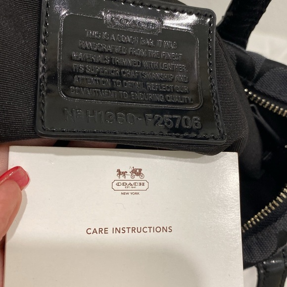 Coach Signature Python Handbag / Tote/ purse - Picture 14 of 15